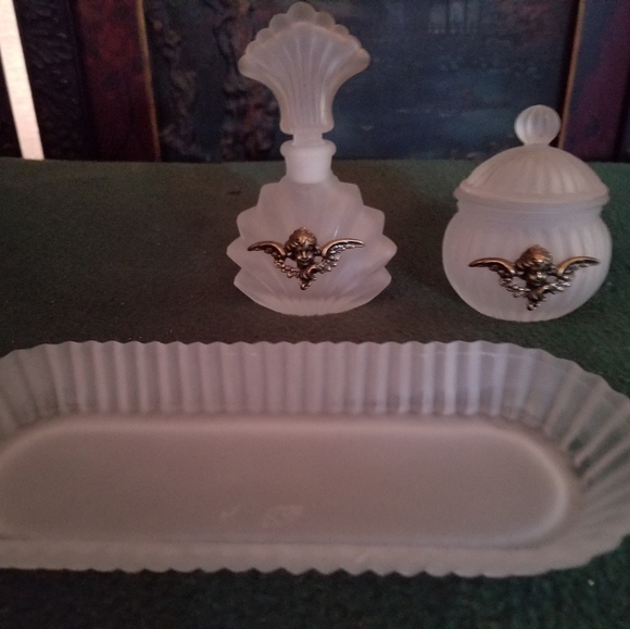 Vintage dresser set - Picture 4 of 6